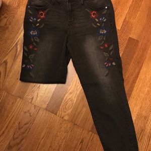 Embroidered flowered jeans